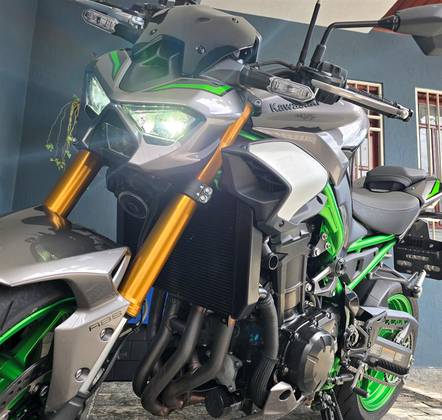 KAWASAKI Z900 R EDITION 